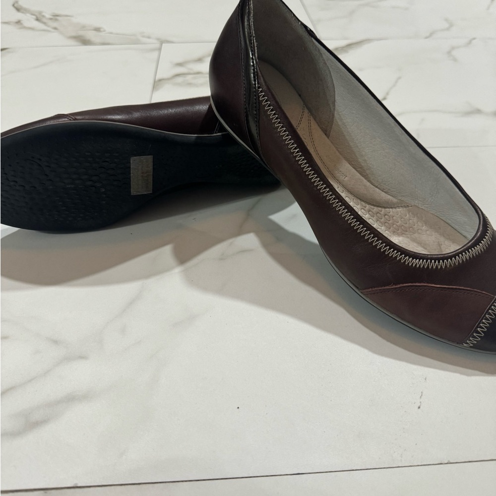 Brown Leather Privó by Clark’s Flats - Picture 3 of 6